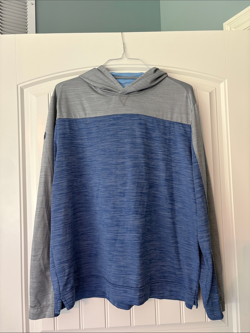 johnnie-O Blue and Gray Colorblock Hooded Long-Sleeve Pullover